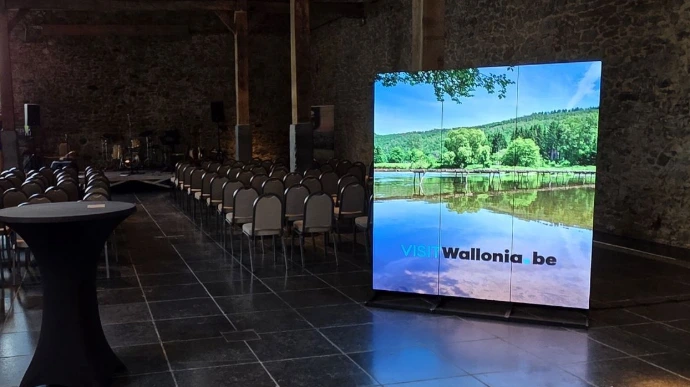 RollUp Vidéo LED P1.86mm Linkable GOB — mur vidéo modulaire extérieur